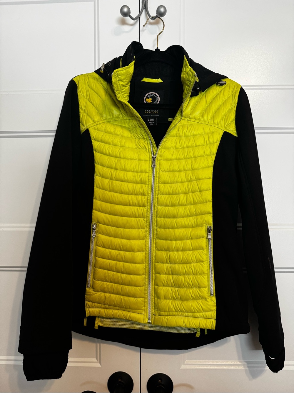 Halifax Traders Women’s Hybrid Quilted Puffer Jacket - Black & Neon Green/Yellow